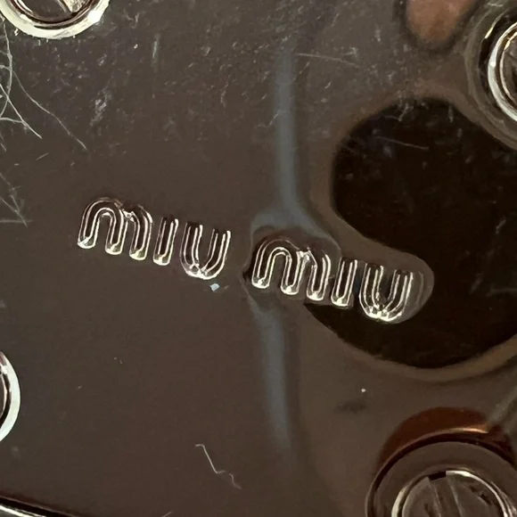 Miu Miu Gold Crystal Beaded Bow Bracelet - Picture 4 of 8